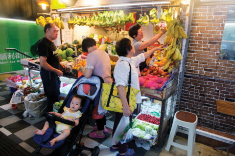 Fruits stall in Link REIT Shun Lee Market Fruits stall in Link REIT Shun Lee Market