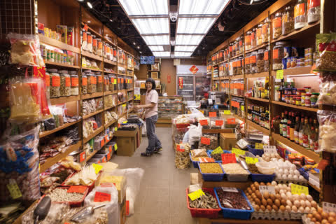 Stalls in the renovated Link REIT Lok Fu Market show better product display to attract customers. Stalls in the renovated Link REIT Lok Fu Market show better product display to attract customers.